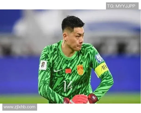 王大雷携家人观战宁波网球公开赛自曝球技不如女儿称是难得亲子体验